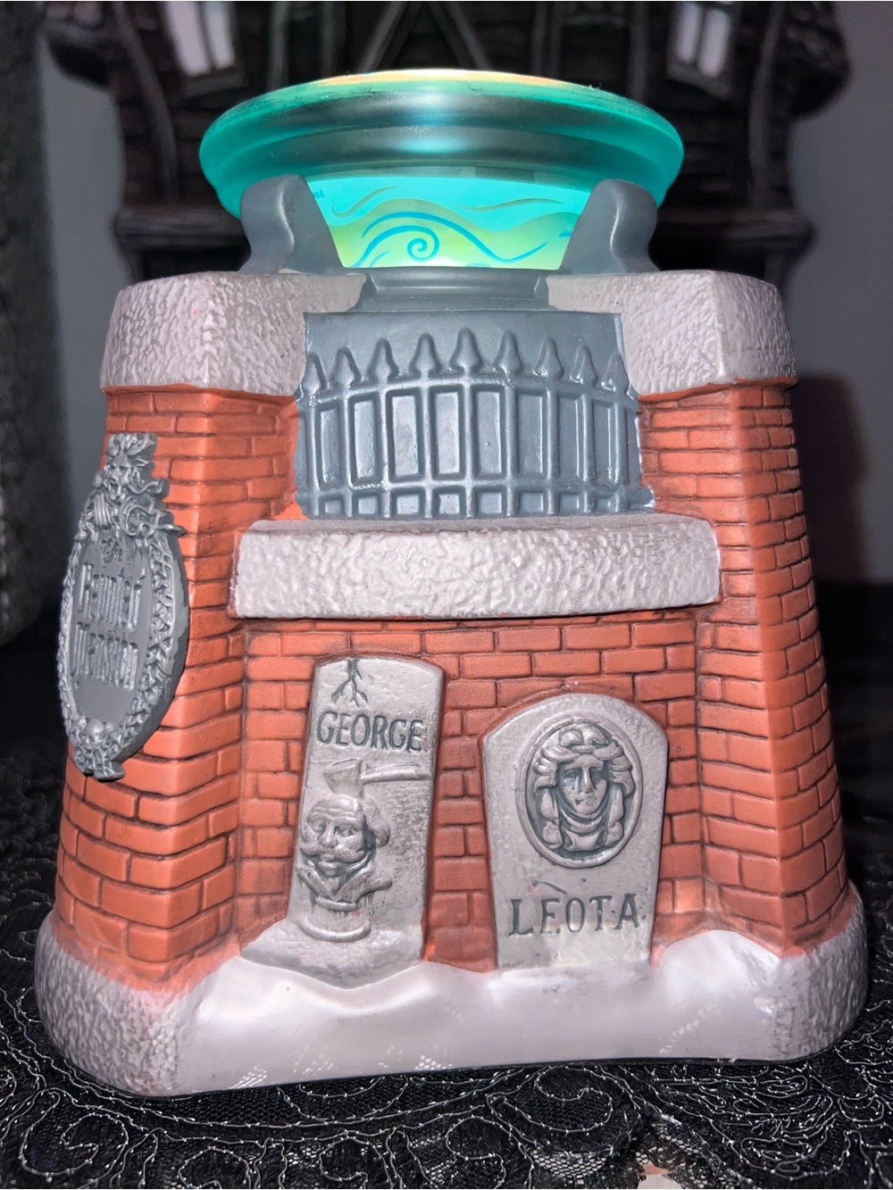 Haunted Mansion Scentsy warmer disney - Picture 7 of 16